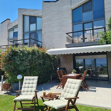 Janis Seaview Néa Fókaia