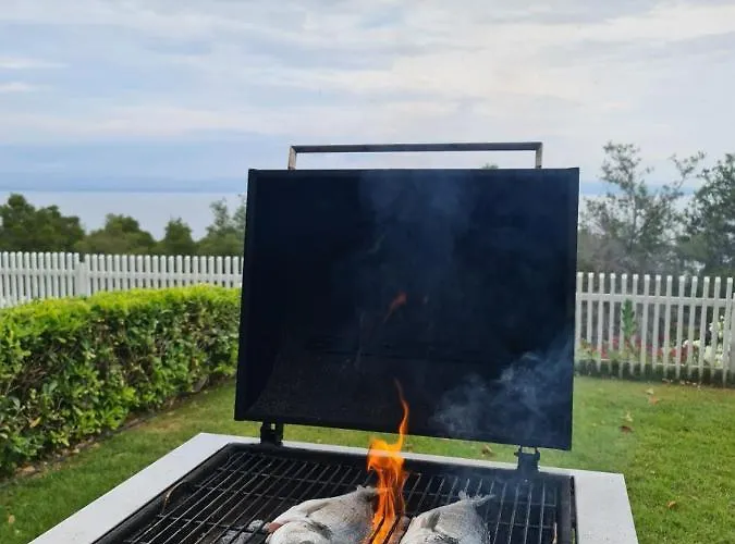 Janis Seaview Néa Fókaia