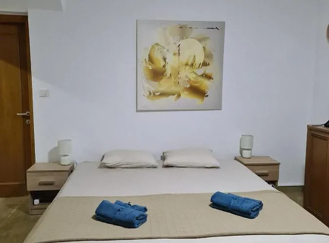 Janis Seaview Néa Fókaia